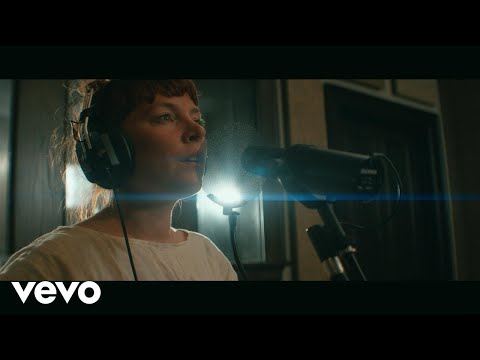 Sylvan Esso - Slack Jaw (Echo Mountain Sessions)
Sylvan Esso - Slack Jaw (Echo Mountain Sessions)