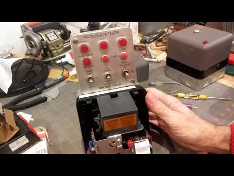 Testing a Honeywell R4795 Flame Safety Primary Control with a Honeywell FSP1535 Tester