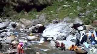 preview picture of video 'Yamuna at Yamunotri'