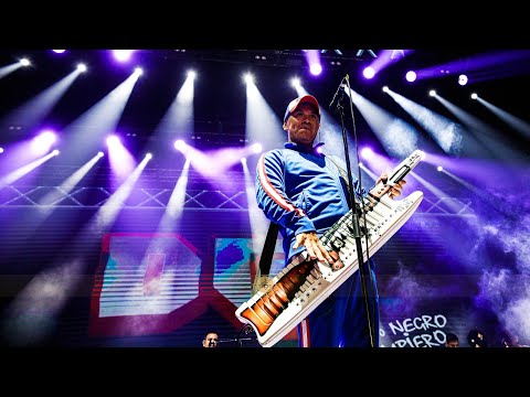 Damas Gratis - Me dejas / Vete de mi / Borracho y Amanecido / Menea para mi / Estos Celos (en vivo)