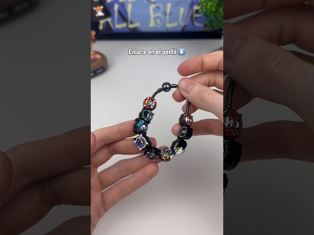 Vídeo relacionado con BSNRDX Collares De Animación 2 Pcs One Piece As de la Barba Blanca del Fuego Anime Collar De Dibujos Animados Símbolo Logo Colgante Collar Anime Cosplay Joyería para Mujeres Hombres