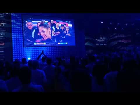 The Eurovillage crowd react to the final televote points and JJ's win for AUSTRIA 🇦🇹 🏆 | ESC 2025