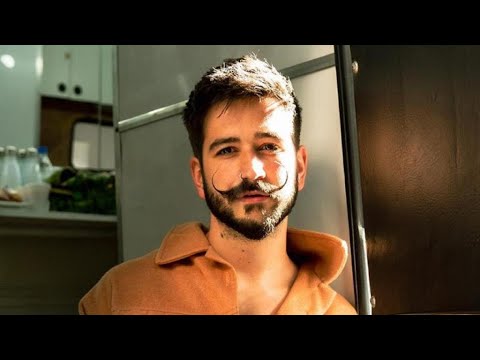 En pleno concierto, fan le pide a Camilo ser la niñera de Índigo