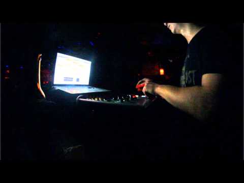 Neck *Live* @ Raw Nuts Night #7 M-Bia Berlin | 11.10.2013