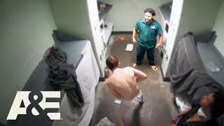 60 Days In: Inmate Nick Fights Pod Bully | A&amp;E