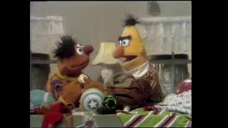 Classic Sesame Street - Ernie&#39;s Quick Clean Up HQ