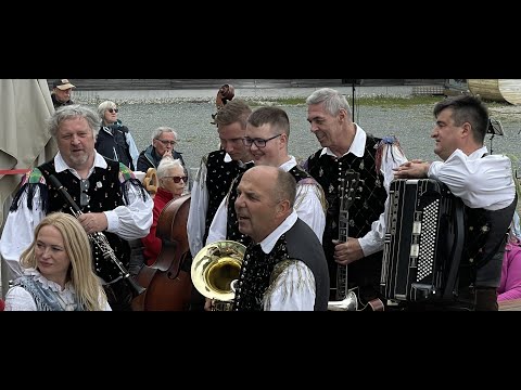 "Ja - wenn man sich liebt"! Diese flotte Polka spielen Niki Legat und seine Oberkrainer aus Begunje!