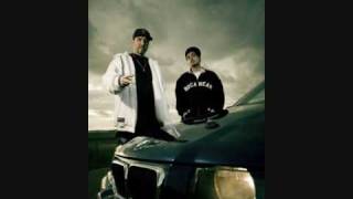 Sfdk - Fumar cagando (CON LETRA)