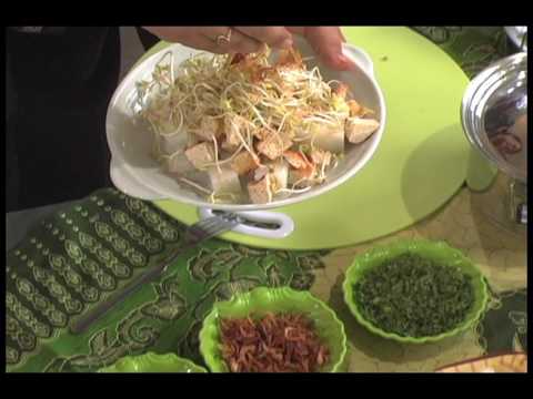 Tahu Lontong (Tofu and Rice) in Suriname