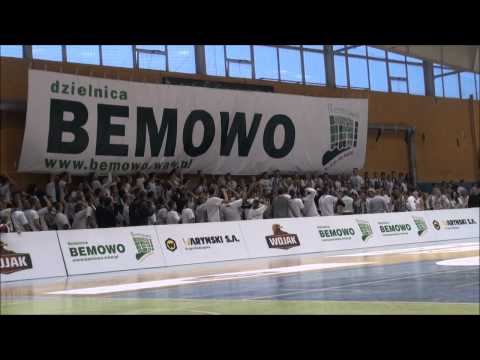 Doping kibiców Legii na meczu koszykówki