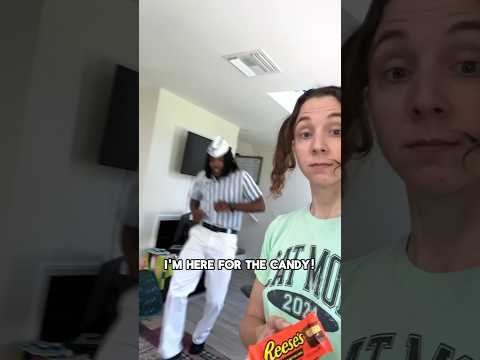 Kat tricks Ed with PLANT-BASED Reese‘s peanut butter cups 😈 w/ @ItsGoodBurgerEd #comedy  #reeses ￼