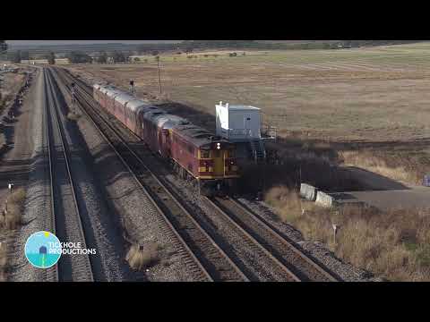 Diesel Locomotive 4464 & DEB Set Transfer - June 2023