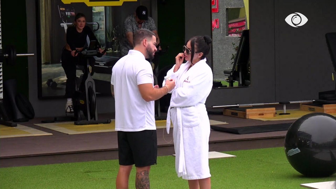 “Do të të vijnë 5-6 njerëz të të nxjerrin nga vetja”/ Sara e nominuar, Fationi e këshillon