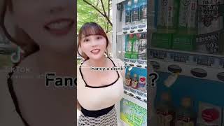 何の水かわかる？😂 Fancy a drink?