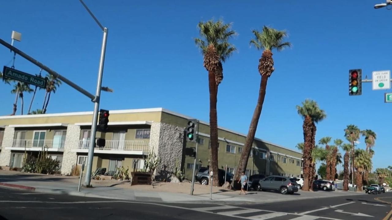 EXPLORING THE STREETS OF PALM SPRINGS CALIFORNIA