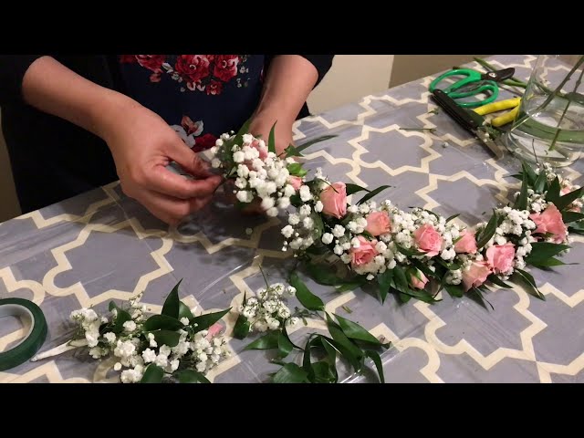 Vídeo relacionado con tocado de niña de las flores, tiara de niña de las flores,Elegante tiara hecha a mano para de con perlas | Tocado de guirnalda ajustable portátil, diadema multifuncional para juegos de rol