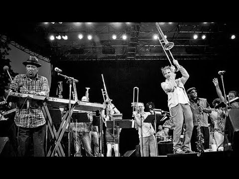 Roy Ayers & Jazz Mafia ft. Zion I, The Grouch, Roy Gaskin | "Searching" Central Park  NYC 7/2/11