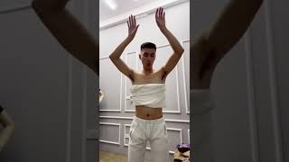 Chỉ thiếu đồng hồ và điều hoà