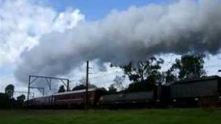 preview picture of video '3642+3526 at Blaxland with Caves Express'