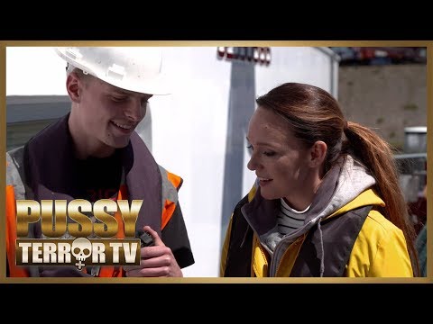Auf zu neuen Ufern! Caro als Frachtschiff-Hiwi - PussyTerror TV