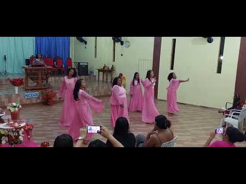 Erga Muros, Célia Sakamoto