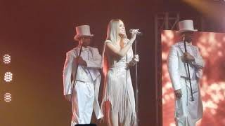 (HD) Mariah Carey - Fly Away/Honey live Singapore 2018 The Star Theatre