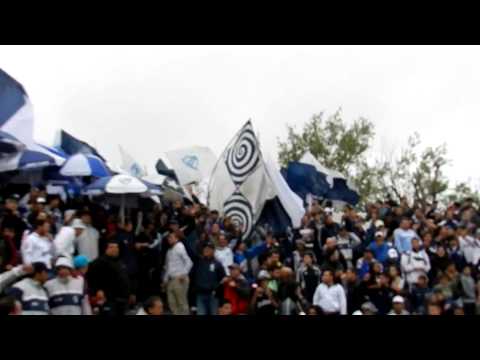 "Quilmes vs Atlanta. Entrada de la Banda (VeroGabyQac)" Barra: Indios Kilmes &bull; Club: Quilmes