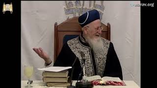 מעלת ישיבת ארץ ישראל - פרשת ויצא תשס"ח - מרן הרב מרדכי אליהו (הרב מרדכי אליהו זצ"ל) - התמונה מוצגת ישירות מתוך אתר האינטרנט יוטיוב. זכויות היוצרים בתמונה שייכות ליוצרה. קישור קרדיט למקור התוכן נמצא בתוך דף הסרטון