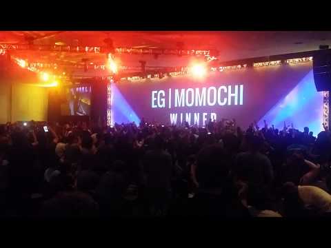 USFIV: EG Momochi vs AVM Gamerbee - Last Round - EVO 2015 (Crowd View)