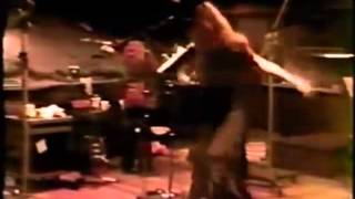 Stevie Nicks dancing to Achilipú