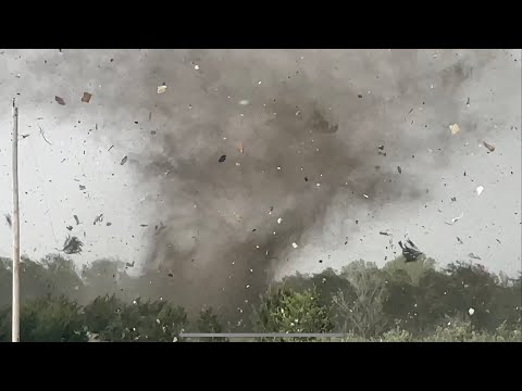 THE MOST INSANE TORNADO VIDEO ever captured in Westmoreland, Kansas