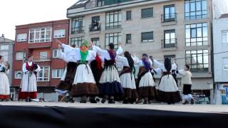preview picture of video 'Actuación da Asociación Xilbarbeira de Boiro no XVI Concurso Folclórico de Negreira.'