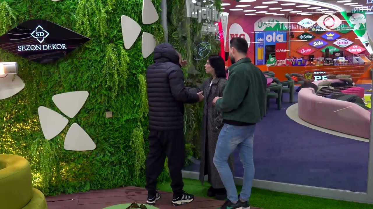 “Është letër dhe jo cigare”/ Angelo bisedon me Lore