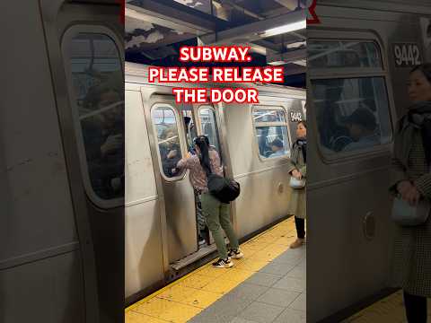SUBWAY. PLEASE RELEASE THE DOOR #shorts #trending #youtubeshorts #train #youtube #video #viralvideo