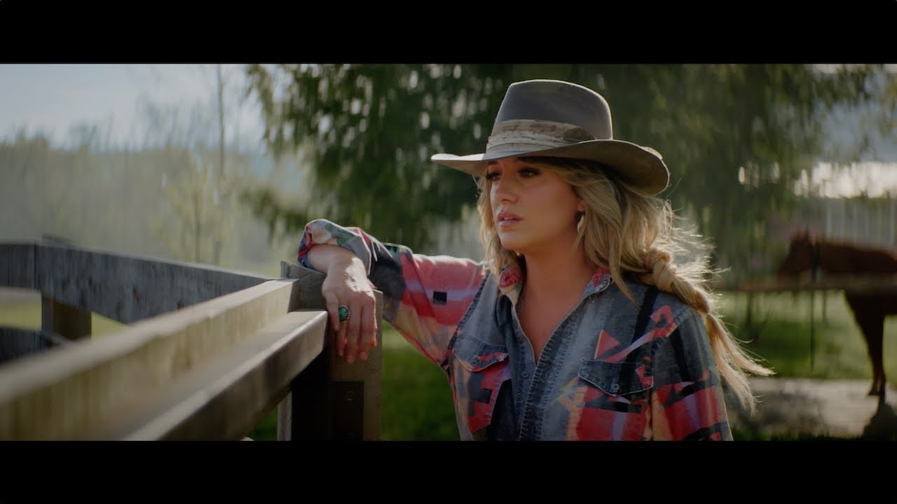 Lainey Wilson - Heart Like A Truck (Official Music Video) thumnail