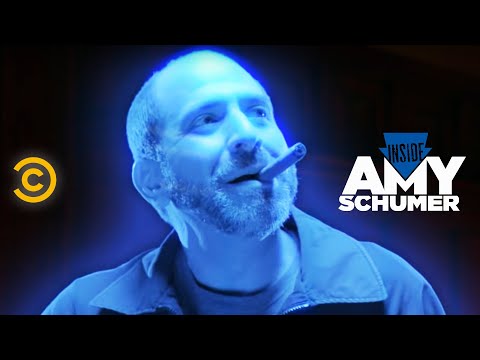 Inside Amy Schumer - Psychic (ft. Dave Attell and Jackie Hoffman)