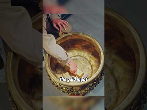 The man owns a magical copper basin that can replicate anything infinitely #movie #drama