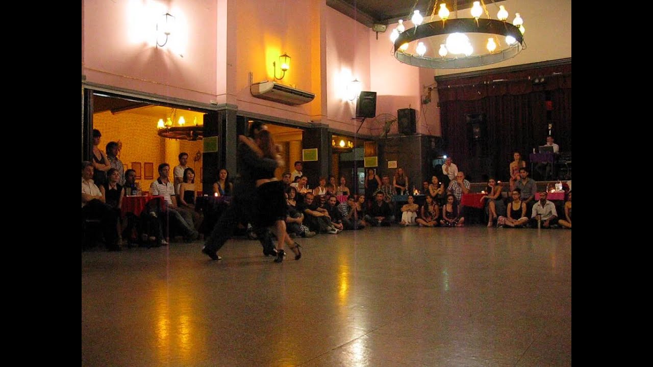 DAMIÁN ESELL y NANCY LOUZÁN en ¡Viva la Pepa! milonga  (1/2)