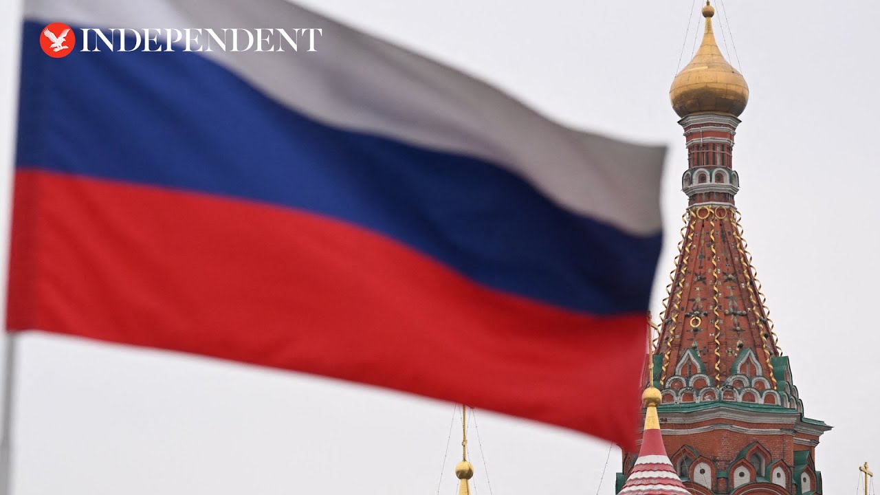 Watch again: Flight tracker over Moscow after Ukraine drone attack forces airport closure