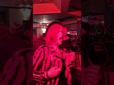 Invaders at Eaglefest 2017 Sweet Child o Mine (clip 3 of 3)