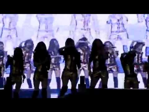 [Fancam] 110417 SNSD   Run Devil Run Taeyeon grabbed by mysterious man