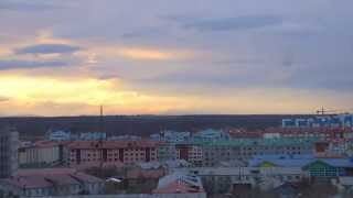 preview picture of video 'Летние сутки из жизни полярного города. Салехард.'