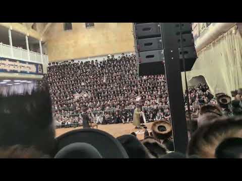 Viznitz Rebbe Dances Mitzvah Tantz At His Einikel's Wedding - Kislev 5786