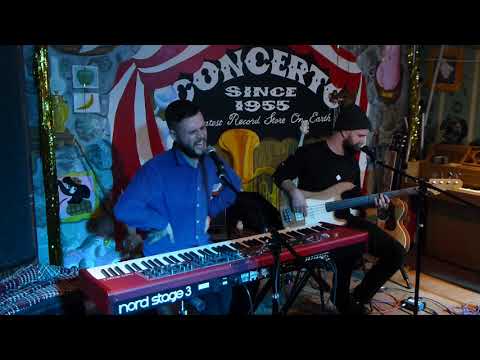 White Lies - To Lose My Life - live instore @ Concerto Amsterdam 18-2-2019