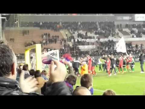 Fans mouscron après la victoire. ..