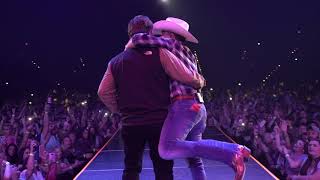 Justin Moore Celebrates Father&#39;s Day by Bringing His Dad on Stage to Sing &quot;Small Town USA&quot;