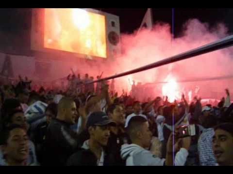 "GARA BLANCA SALIDA CONTRA VELEZ" Barra: Garra Blanca &bull; Club: Colo-Colo