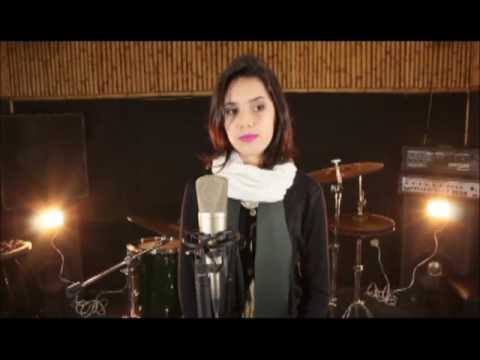 Ana Clara Virgínio interpretando a canção "trem_bala"de Ana Vilela.