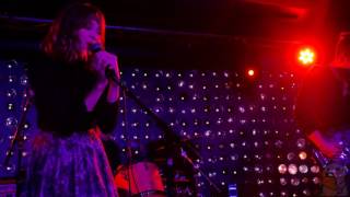 Alexandra Savior - Girlie [4K] (live @ Baby&#39;s All Right 5/19/16)