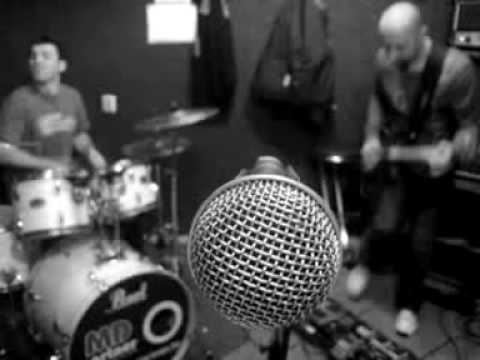 hotline feat. Goran Bare - A ti još plačeš